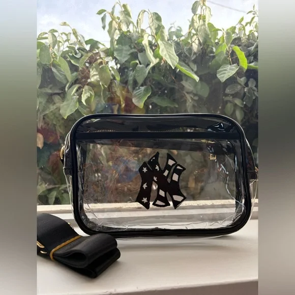 NY Yankees Custom Stadium Crossbody Handpainted - Picture 1 of 3